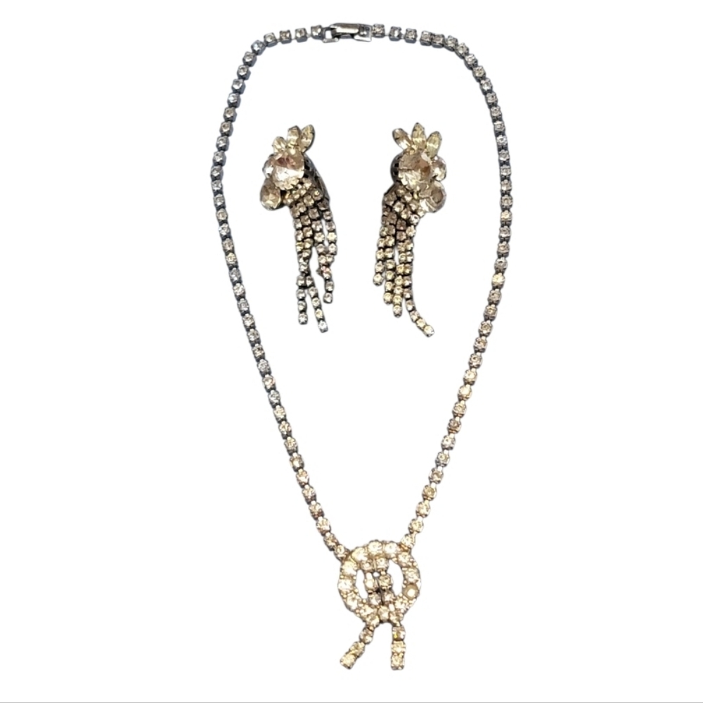 VINTAGE 80s! Silver Rhinestone Necklace & Clip-on Earrings Set